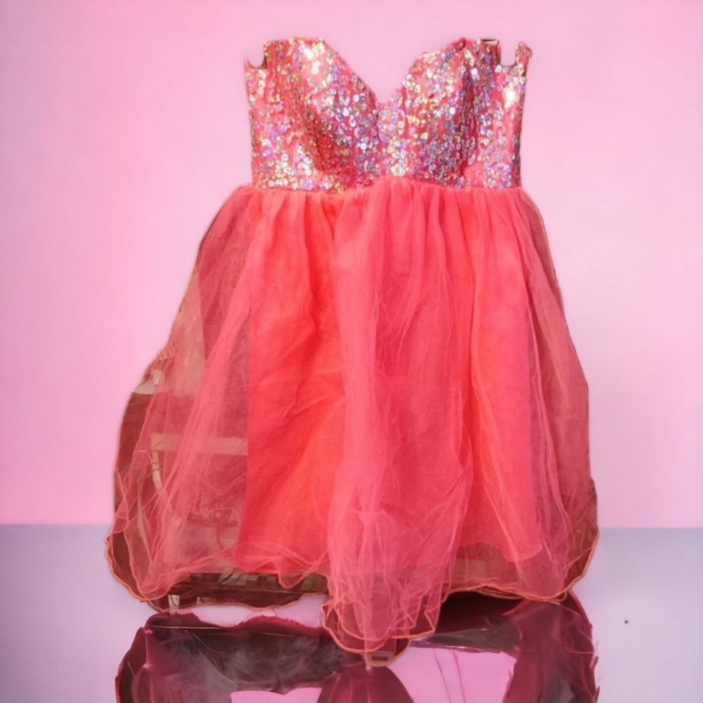 Masquerade - SZ 7/8 Pink/Silver Strapless Short Sequined Tulle Dress
